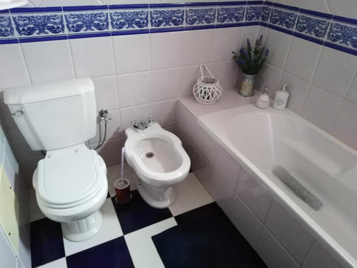 Lagoa Azul Guest House วิลานอวา ดิ มิลฟงติส ภายนอก รูปภาพ