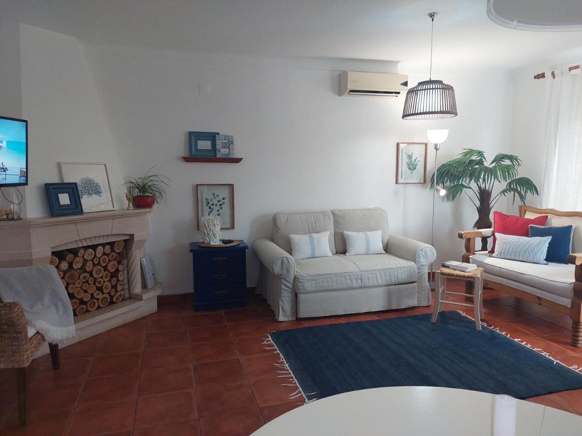 Lagoa Azul Guest House วิลานอวา ดิ มิลฟงติส ภายนอก รูปภาพ