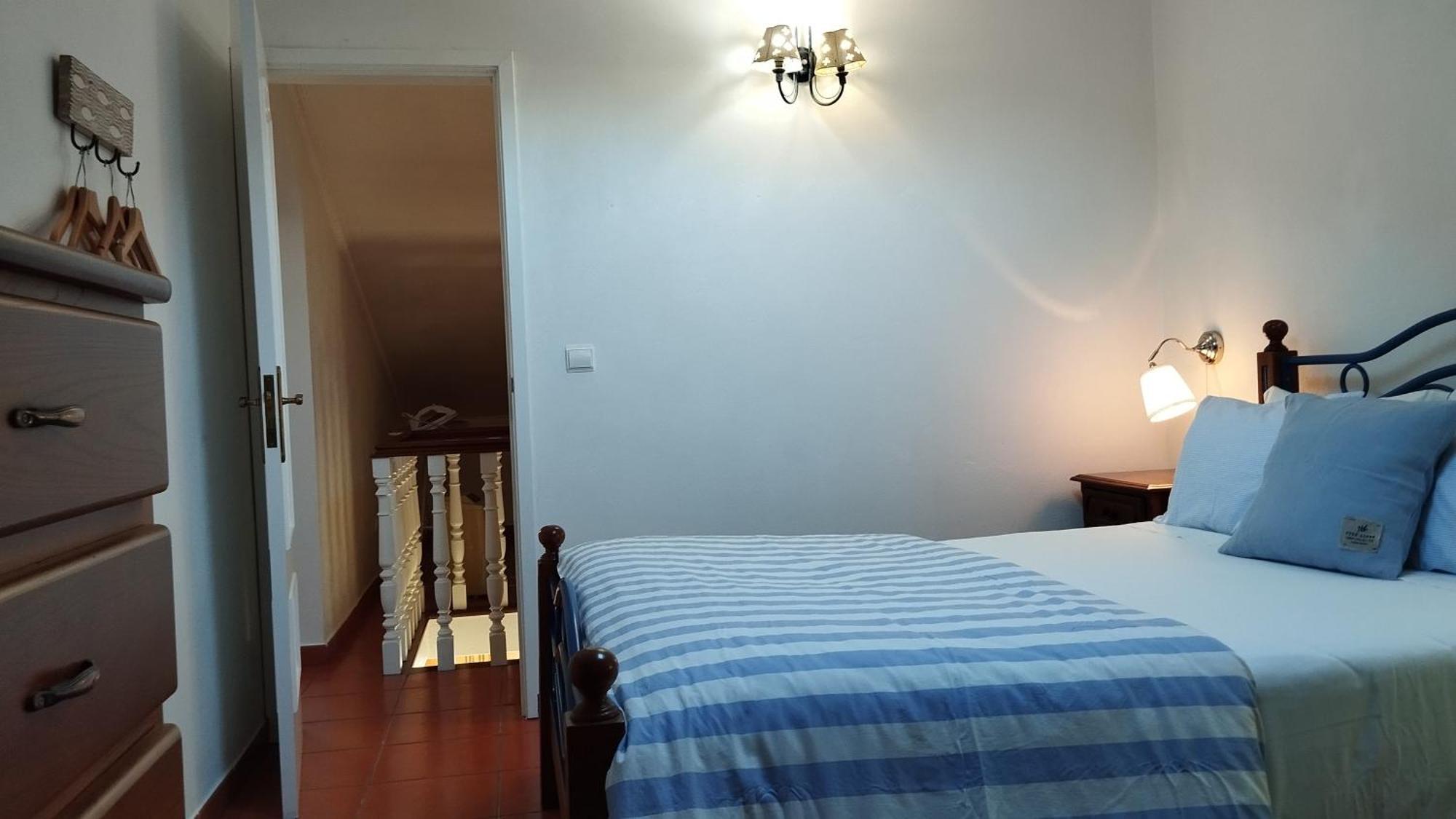 Lagoa Azul Guest House วิลานอวา ดิ มิลฟงติส ภายนอก รูปภาพ