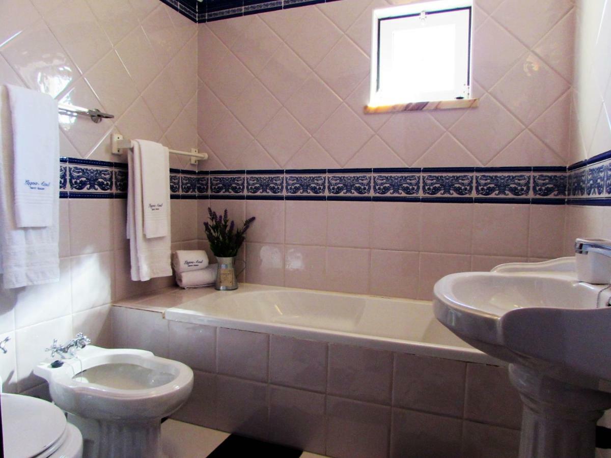 Lagoa Azul Guest House วิลานอวา ดิ มิลฟงติส ภายนอก รูปภาพ