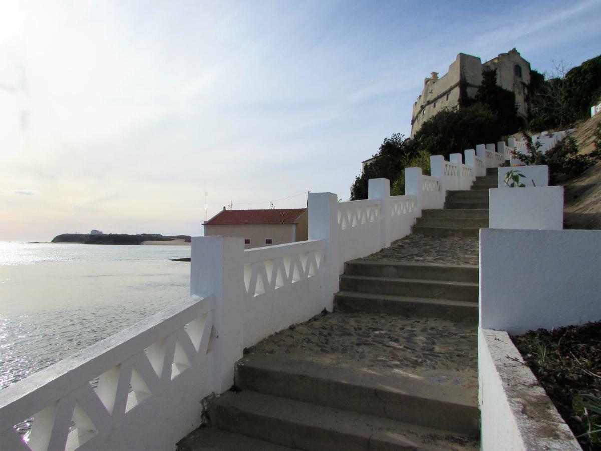 Lagoa Azul Guest House วิลานอวา ดิ มิลฟงติส ภายนอก รูปภาพ